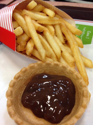 Illustration for article titled French Fries with Chocolate: Disgusting or Delicious?